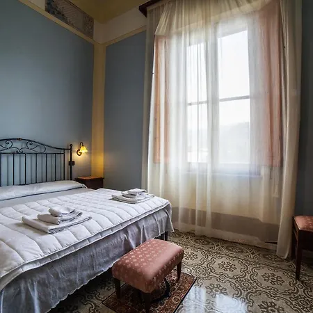 Hotel Moorings Barga
