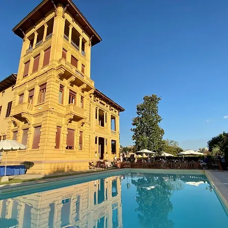 Hotel Moorings 3*