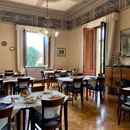 Hotel Moorings Barga