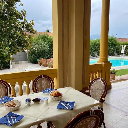 Hotel Moorings 3*