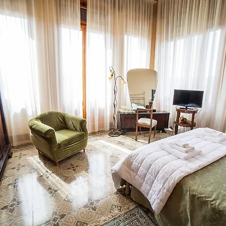 Hotel Moorings Barga