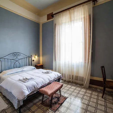 Hotel Moorings 3*