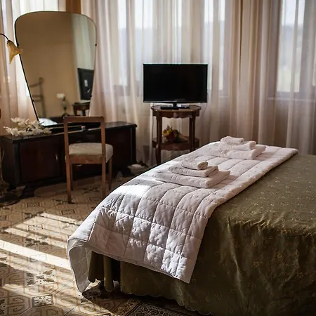 Moorings Hotel 3*