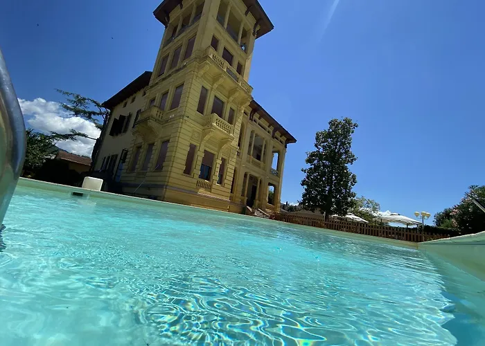 Moorings 3* Barga